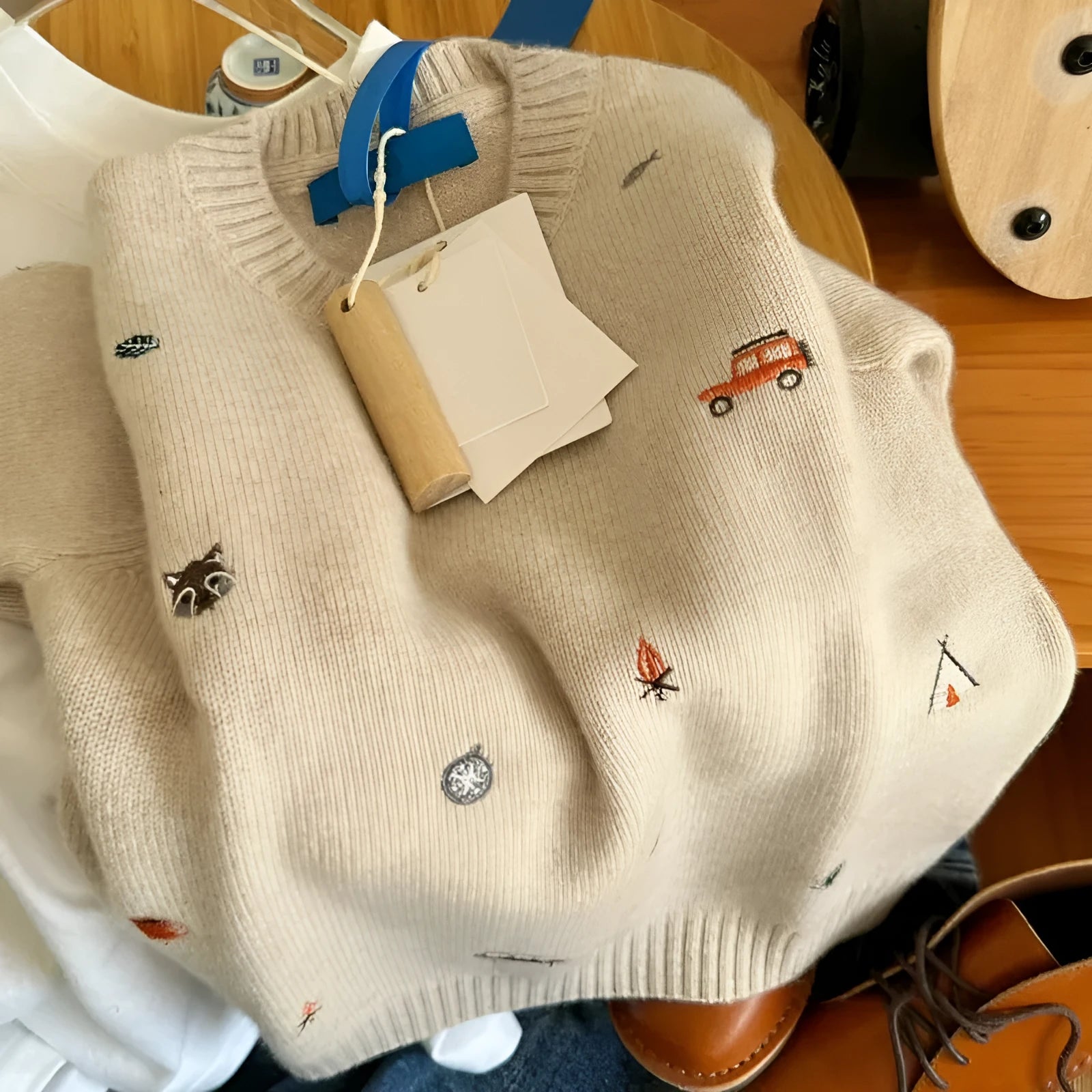 Children's Vinylon sweater with cartoon embroidery in khaki, long sleeves, pullover style