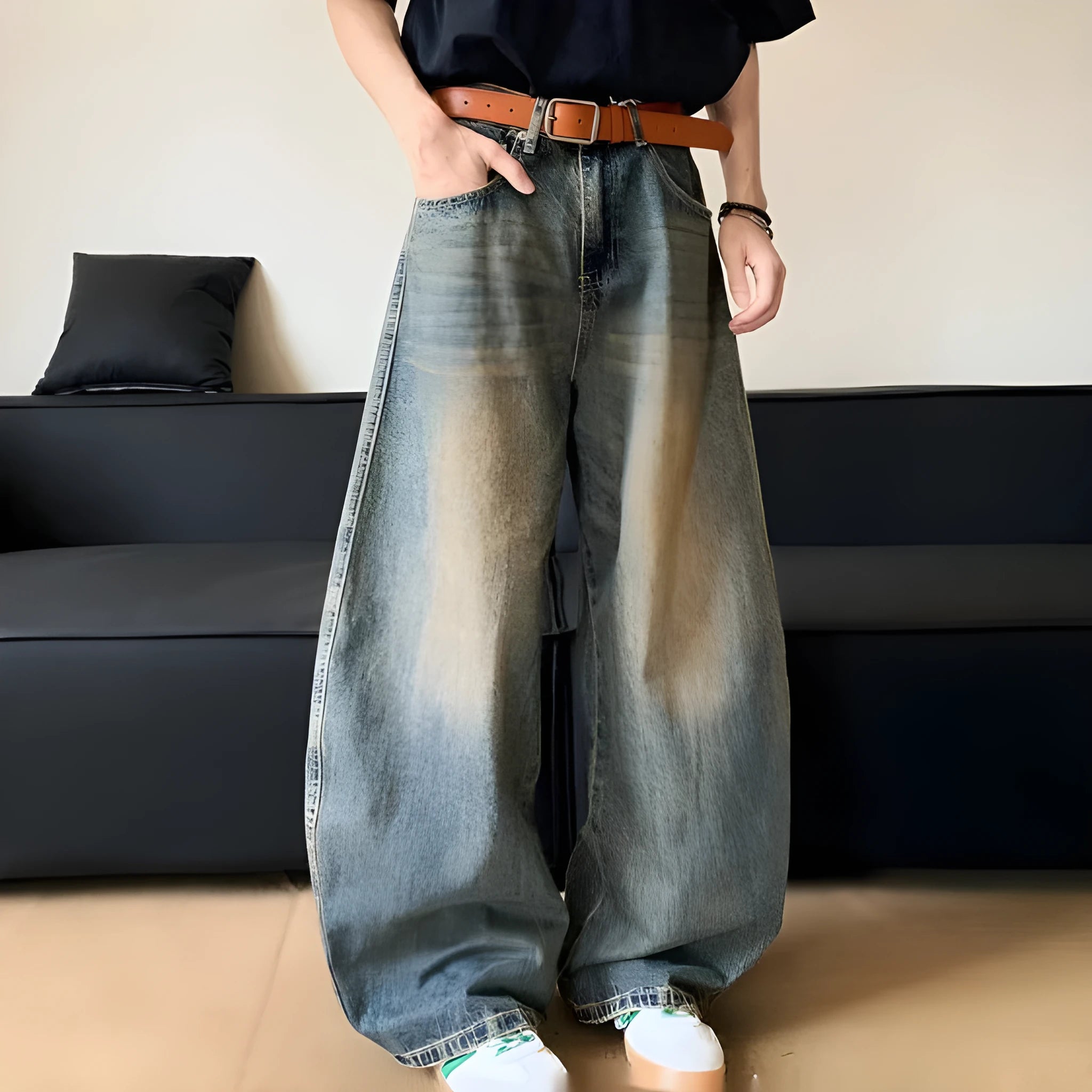 Men's retro blue wide-leg jeans with distressed detailing and machete wash effect