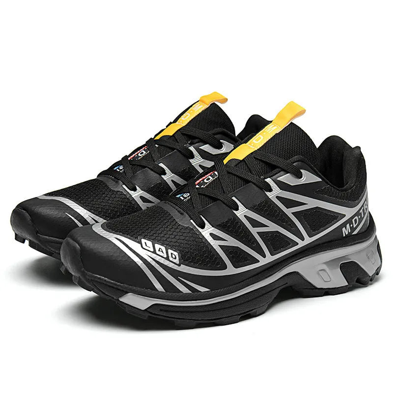 Leisure hiking shoes in khaki colour with round toe and front lace-up design