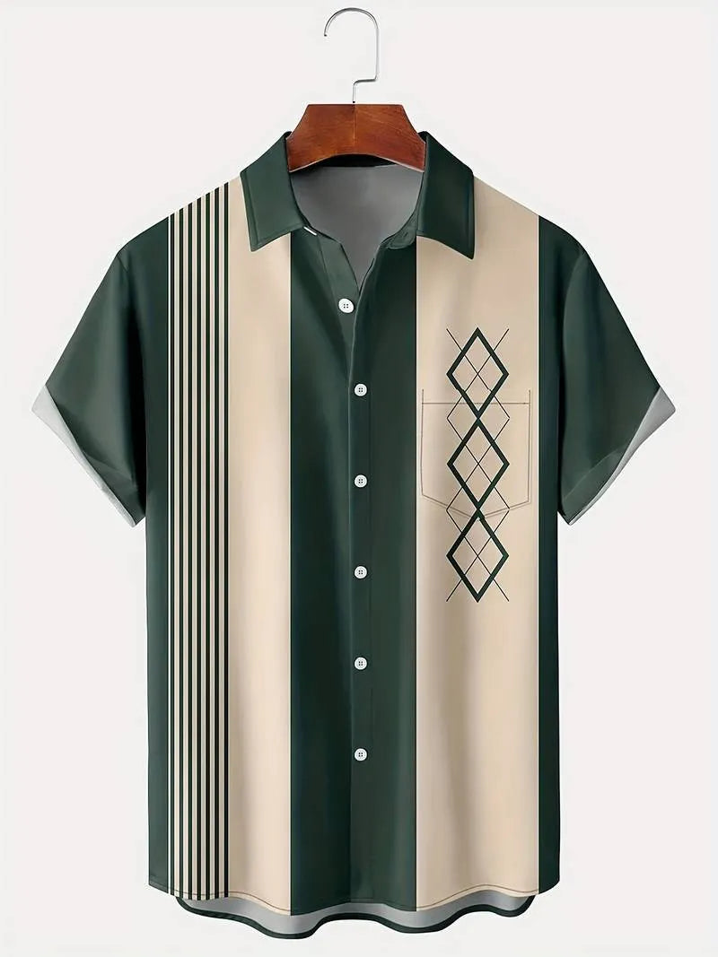 Men's loose fit plaid short sleeve shirt with lapel in contrast colours, available in multiple sizes.