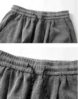 Straight-leg fleece-lined trousers with elastic waistband in light grey, dark grey, and black colours