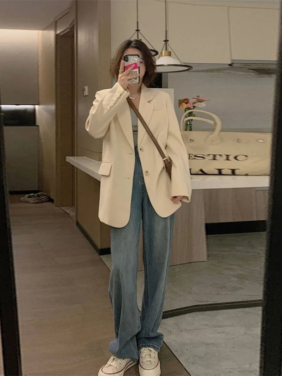 Korean style solid colour suit jacket with regular long sleeves and pocket detailing