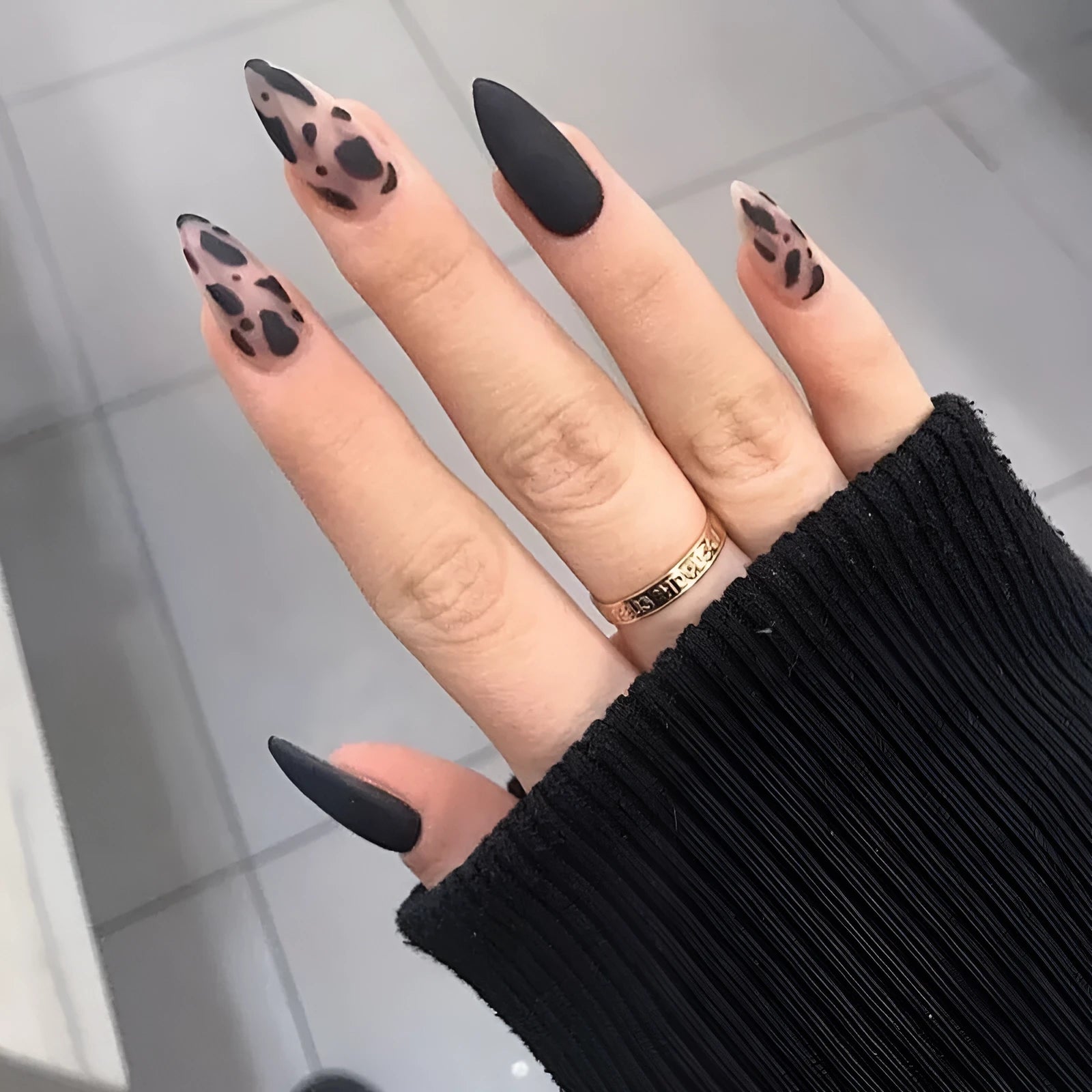 Head matte frosted almond shape false nails in multiple colours including Black and Leopard print, 24 pieces with glue