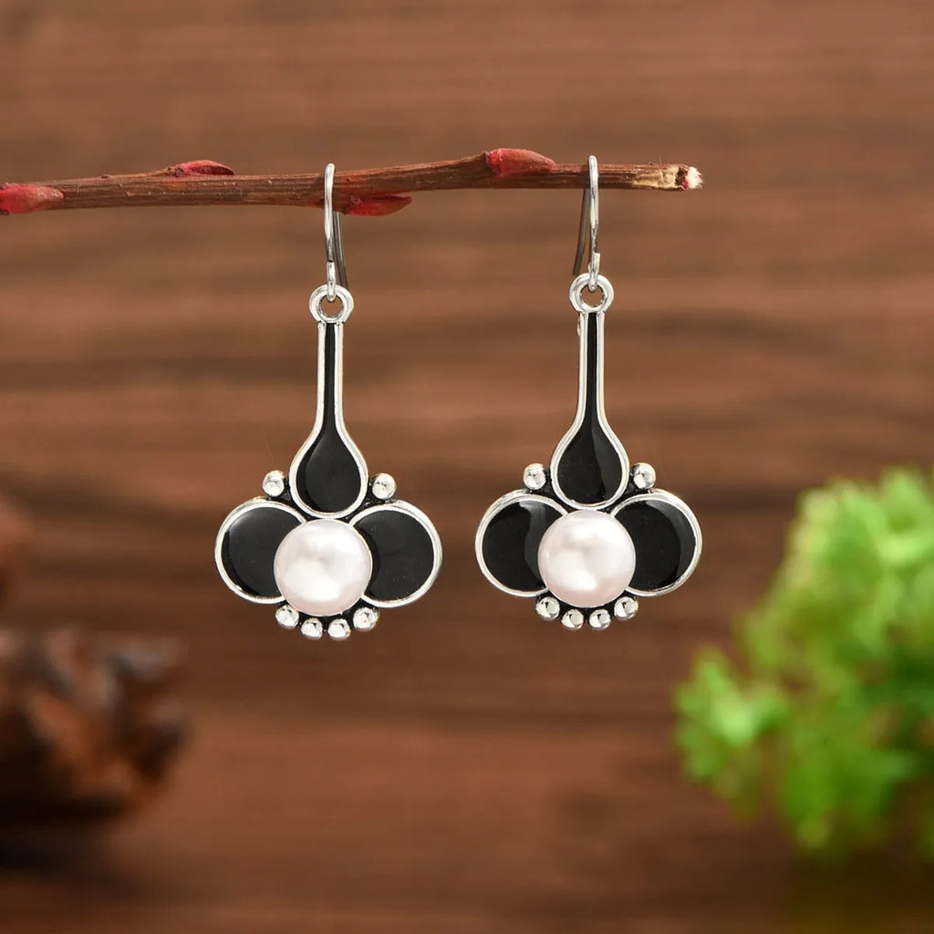 Silver retro creative alloy earrings for women with electroplated finish
