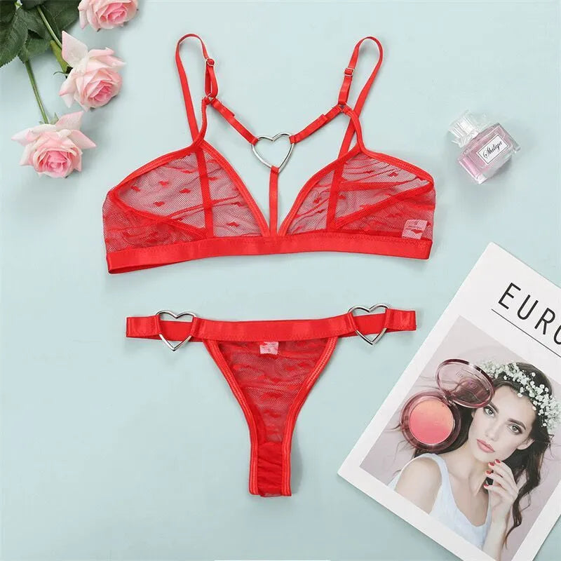 Ladies' mesh two-piece sportswear set in spandex fabric showing three-point design with matching top and pants