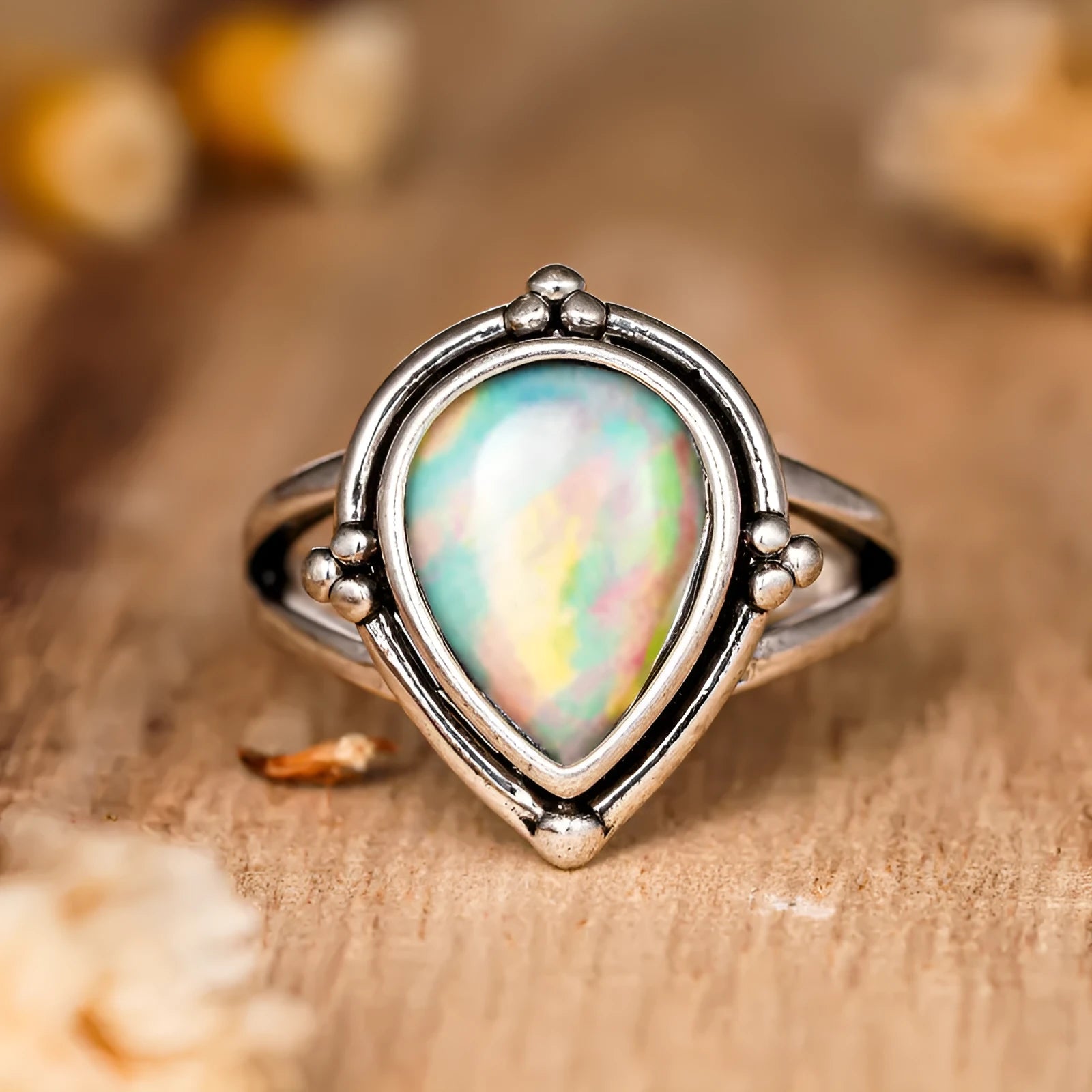 Women's antique style copper ring with water drop and geometric design, available in T0969 Red Blue and T0970 colour, sizes No.6 to No.10.