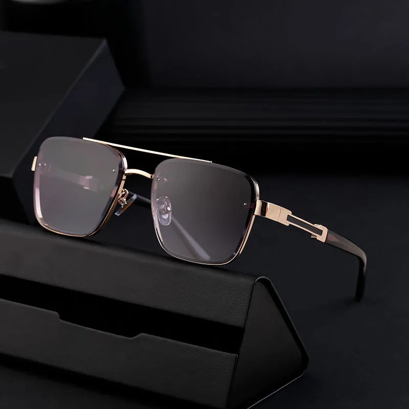 Men's vintage sunglasses with gold frame and gradient lenses for UV protection