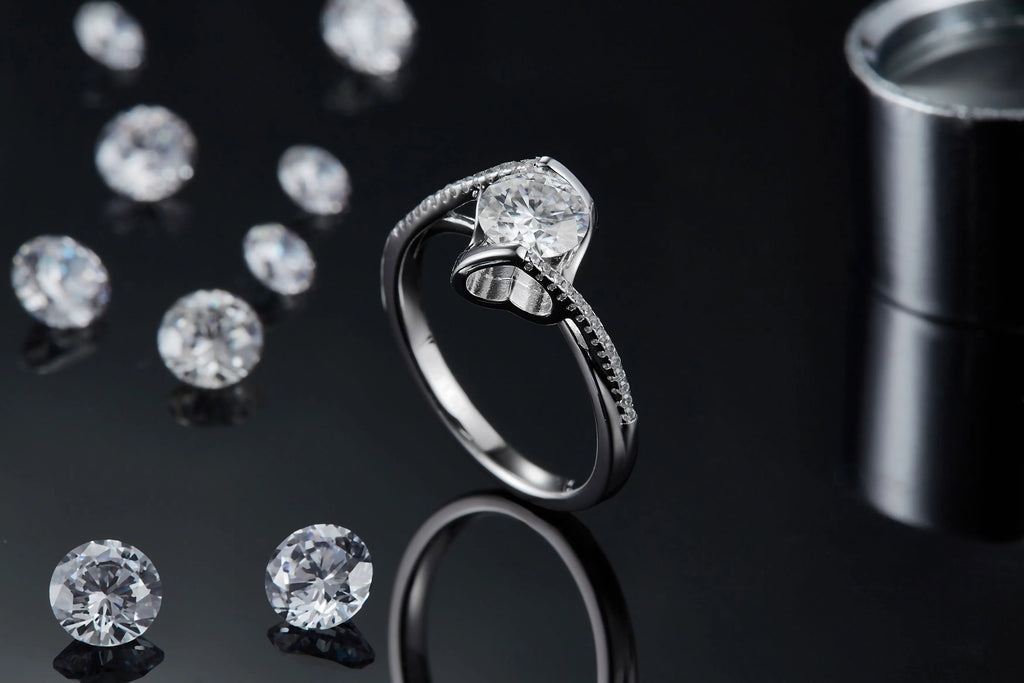 1-carat moissanite wedding ring set on S925 silver with platinum plating, gift box included