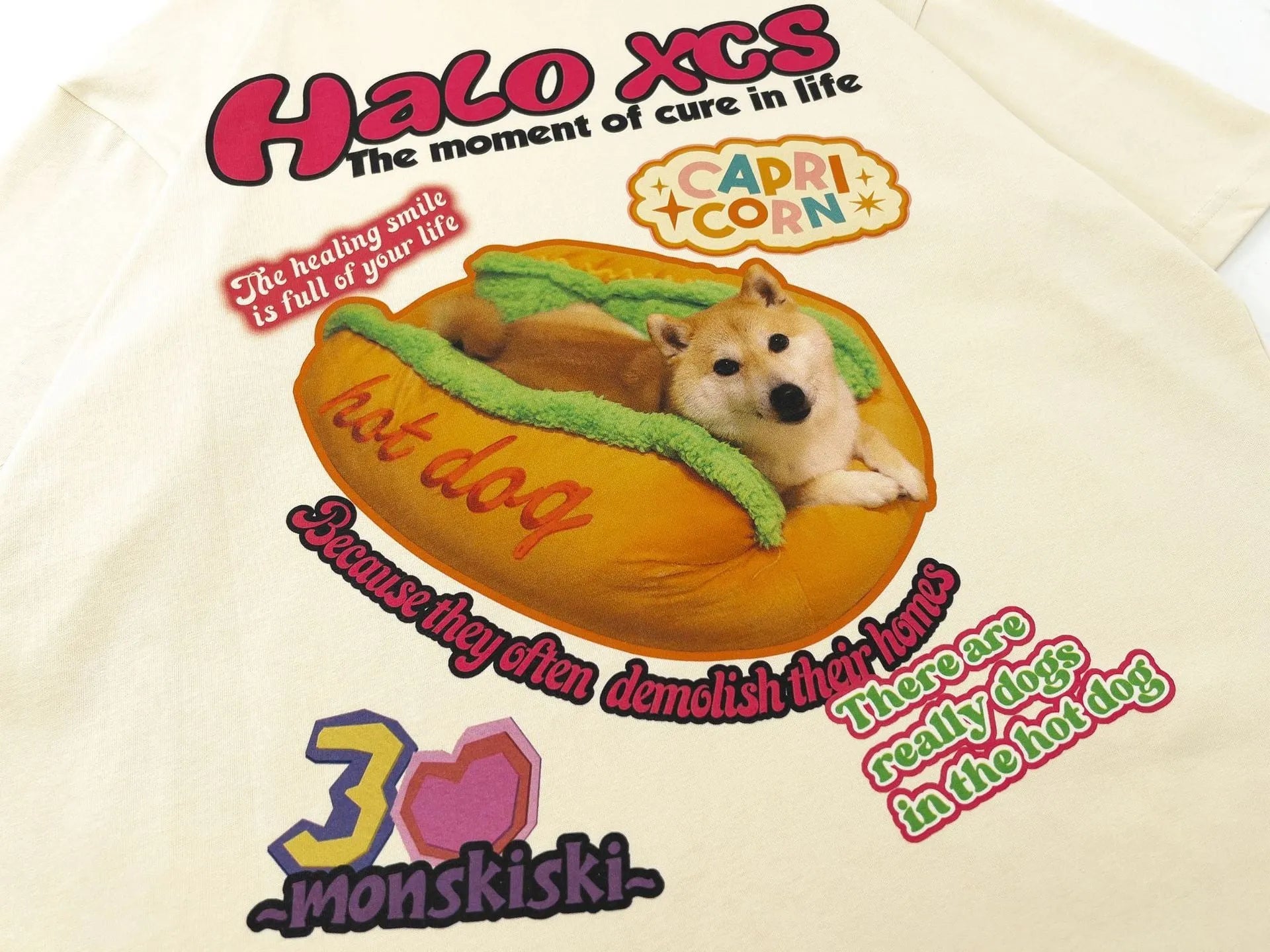 White cotton t-shirt with cartoon hamburger dog print, loose fit short sleeves for couple's casual wear
