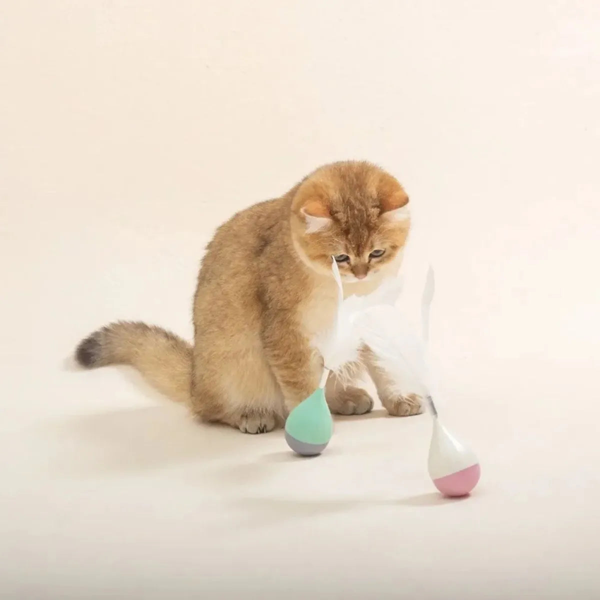 Green feather tumbler cat toy with self-healing stick, bite-resistant ball and goose feather attachments on aluminium shaft