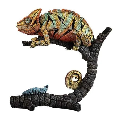 Hand-painted resin animal sculpture pendant in American cartoon style, 20 x 9.5 x 13.5 cm, choice of chameleon frog lion shark