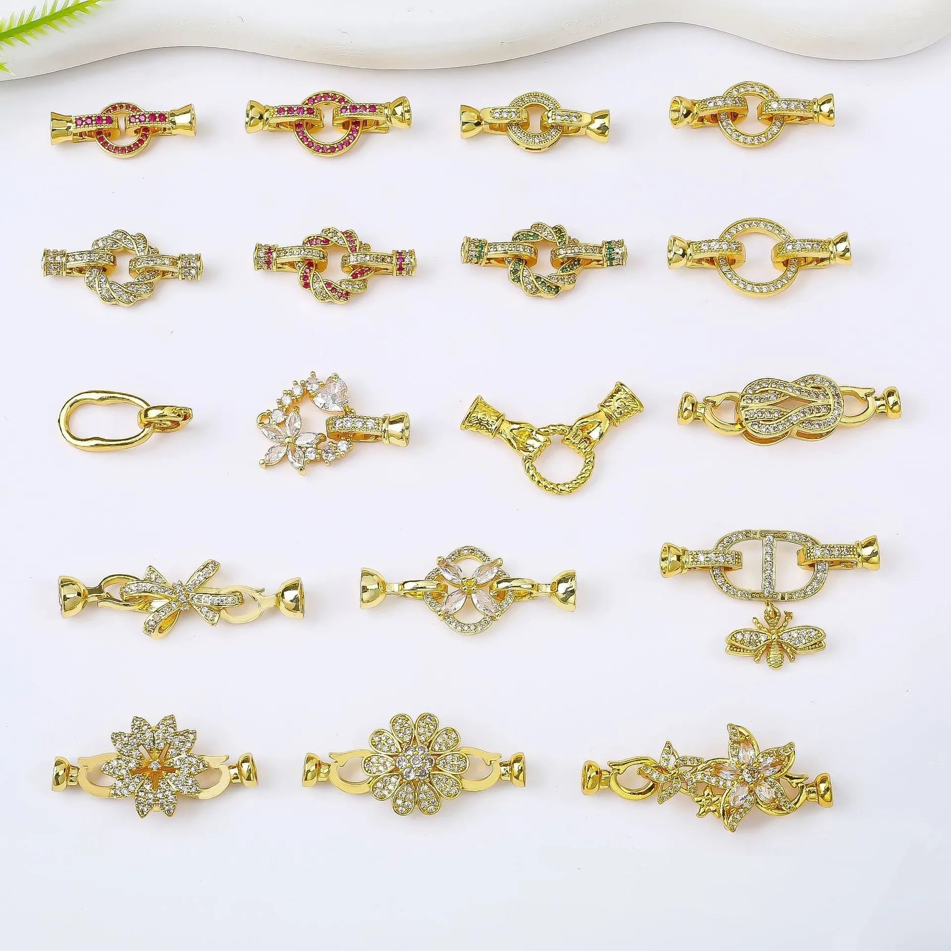 Small gold-plated chain buckle with pearl detail for DIY necklace making