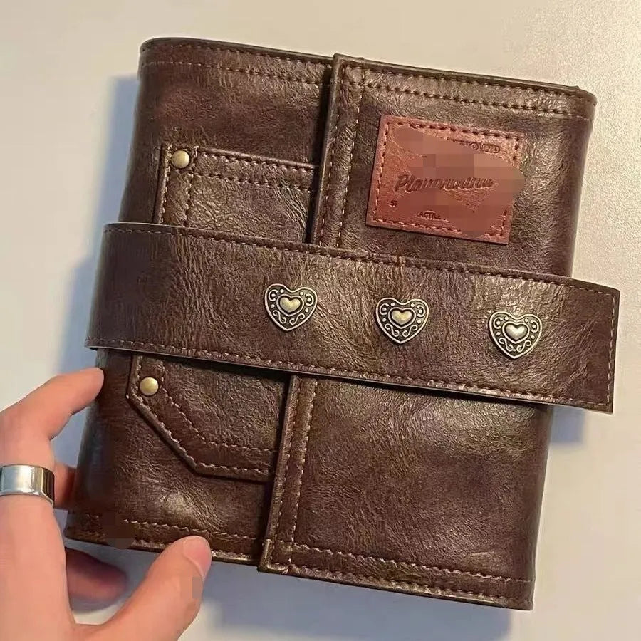 Brown retro leather buckle A7 notebook with loose-leaf binding and two page configuration options