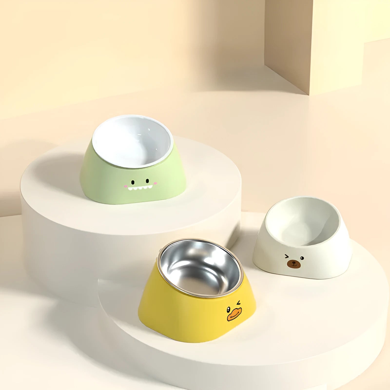 15-degree tilted stainless steel cat bowl with green PP base for cervical support during pet feeding