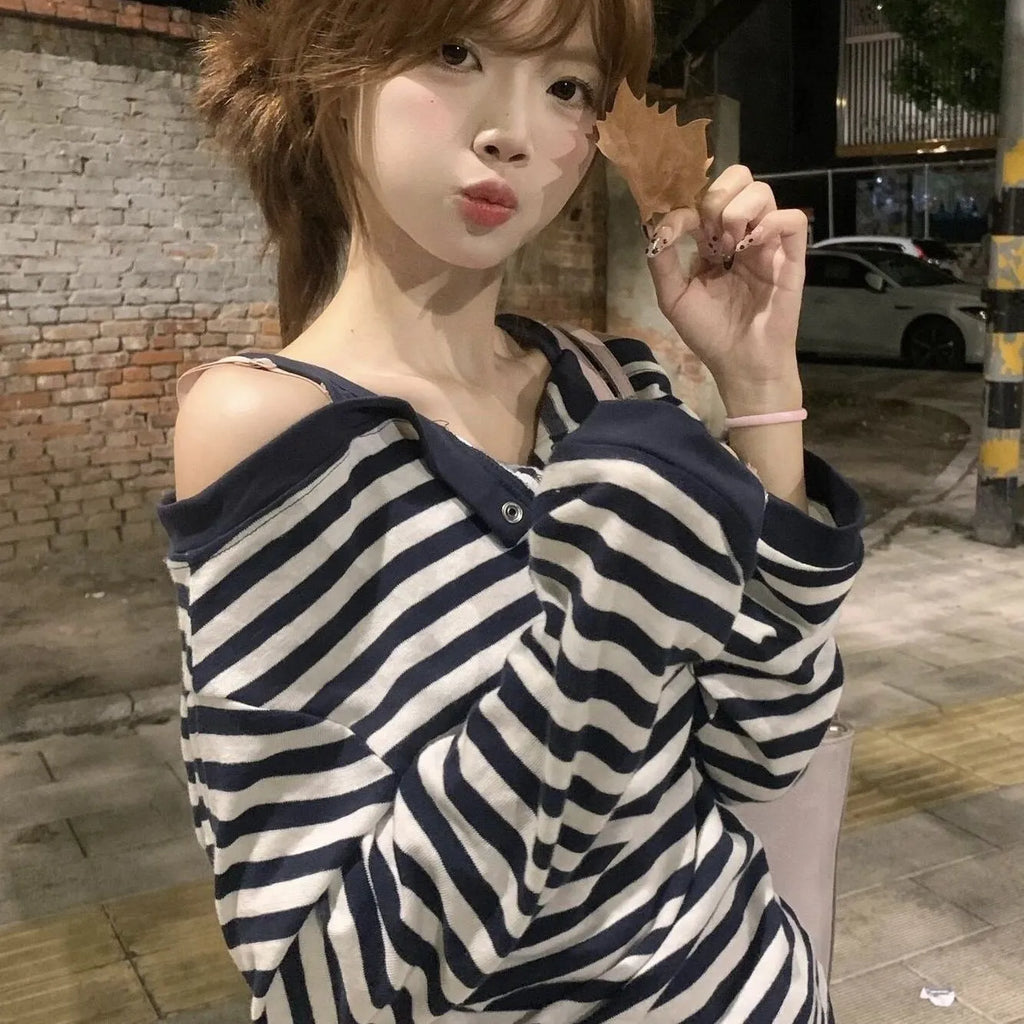 Dark blue Korean-style oversized women's long-sleeved T-shirt with embroidery and stripes