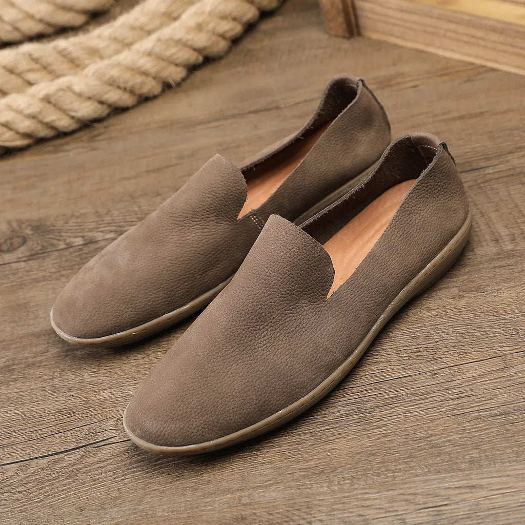 Handmade men's low-top shoes in khaki cowhide with a flat wedge heel and rubber sole.