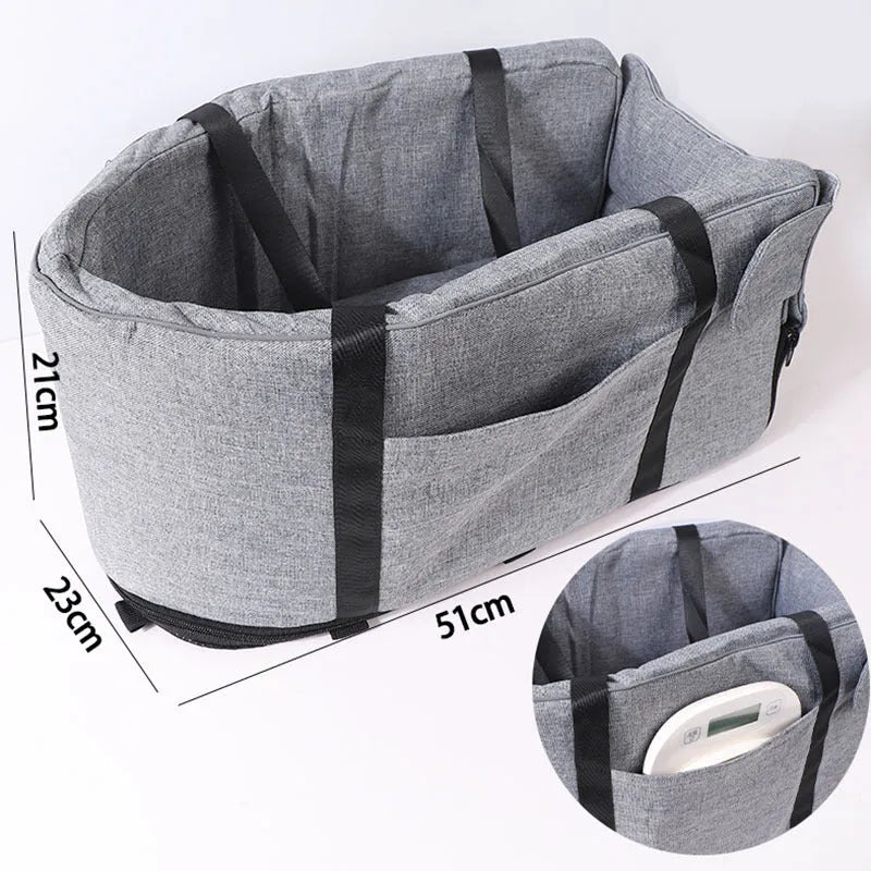 Portable outdoor dog kennel in cloth construction with Oxford fabric, suitable for car travel and seasonal use