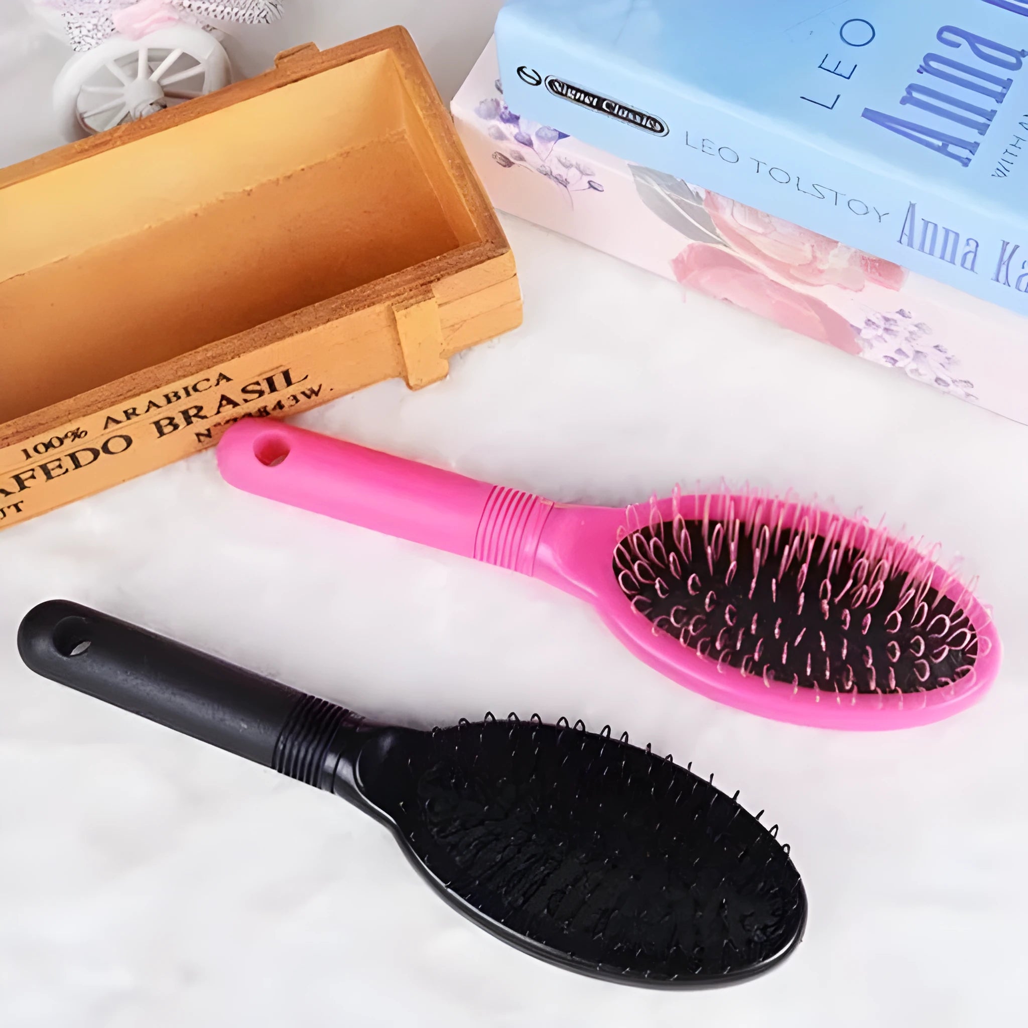 Black ring tooth hair extension comb with airbag handle for hairdressing and extension styling