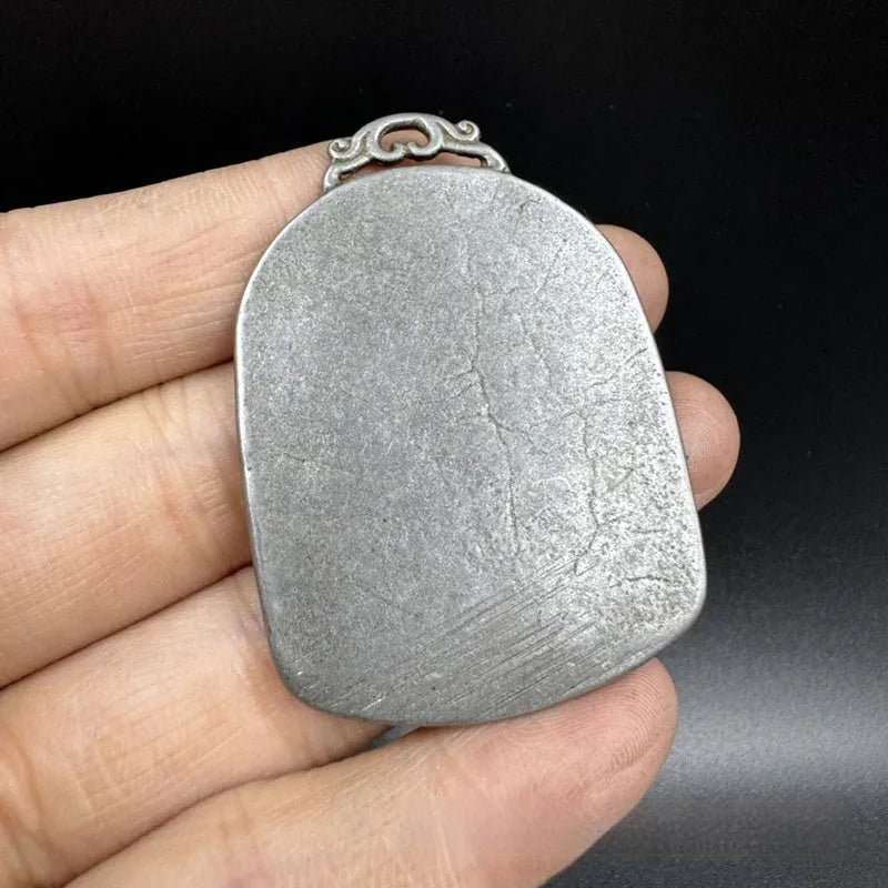 Antique iron hanging pendant ornament with Chinese geometric design for traditional decoration