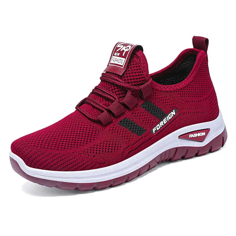 Casual shoes with breathable mesh upper and PVC sole in flat low-top design