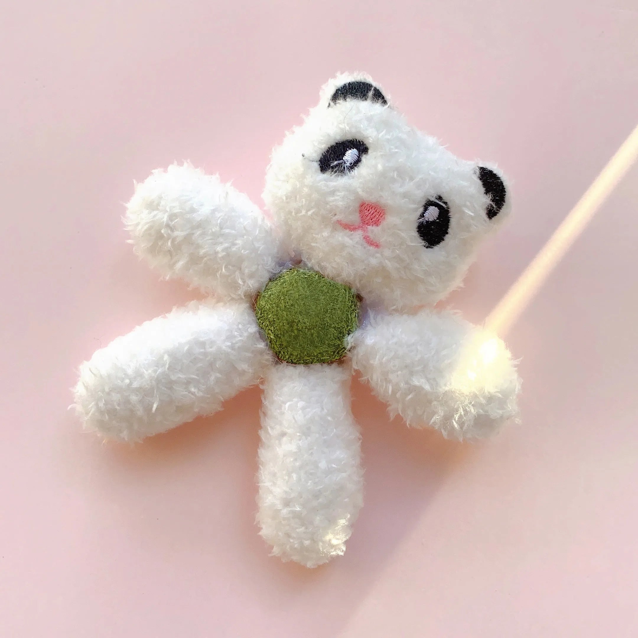 Edible catnip ball chewing toy for cats in animal designs, 12.5cm tall with cat grass filling