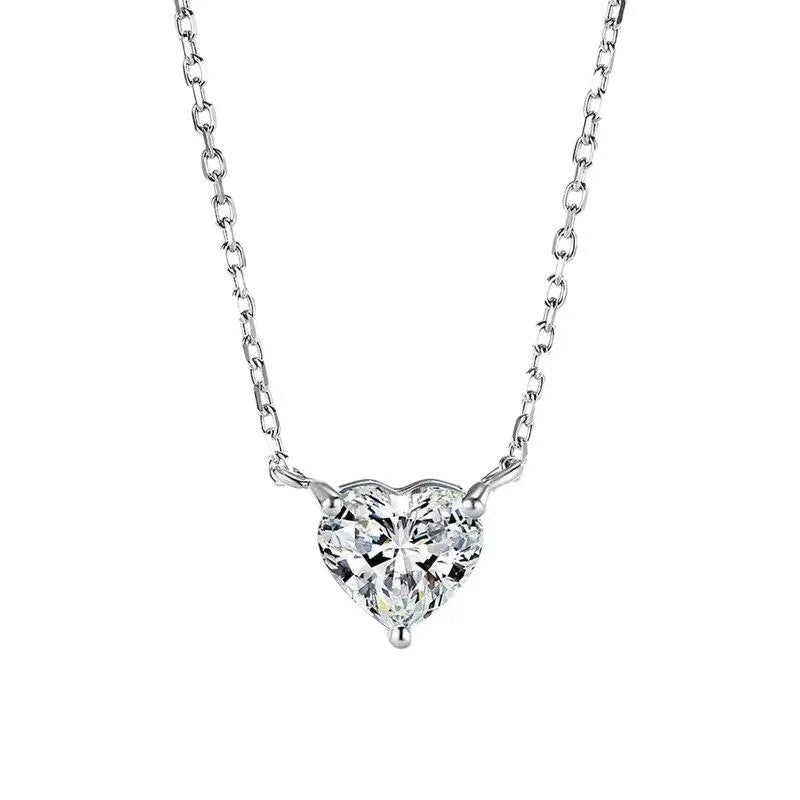 Silver-coloured copper necklace with heart-shaped pendant, simple style design for women