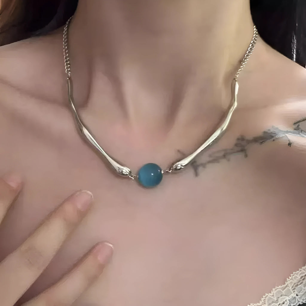 Retro titanium steel clavicle necklace for women, geometric silver design, adjustable 41-50cm perimeter