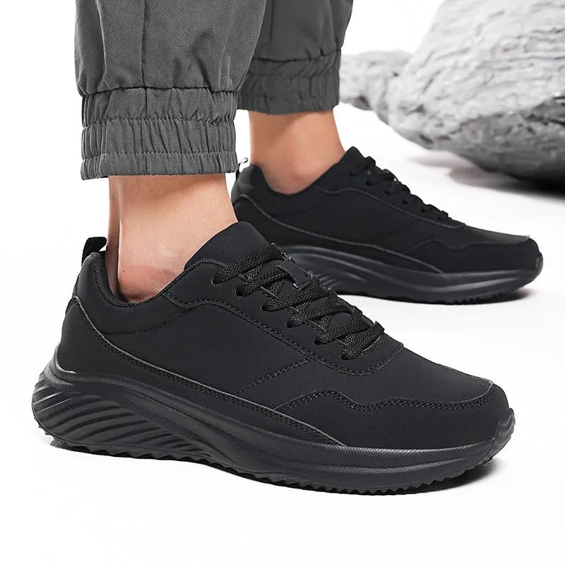 Men's casual running shoes black with mesh lining and EVA sole lace-up design