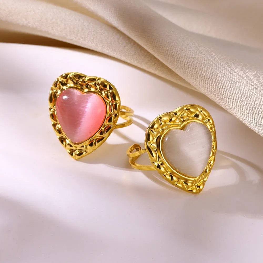Retro stainless steel heart-shaped pendant ring with open band and asymmetric wave design