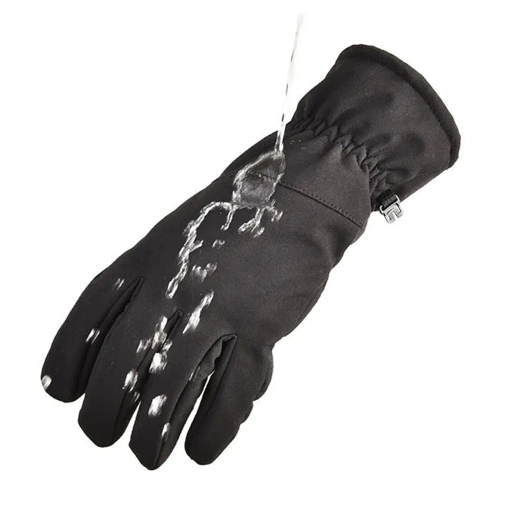 Tactical winter ski gloves with anti-slip grip and touchscreen-compatible fingertips in camouflage colour