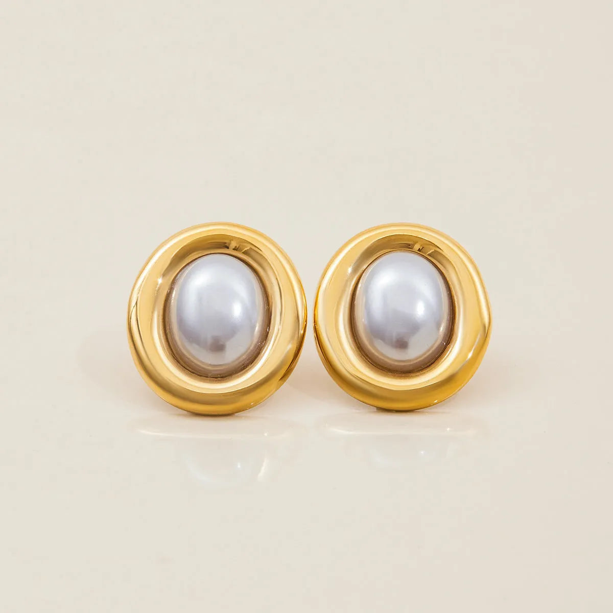 Stainless steel vintage pearl post ear studs for women with electroplated JDE0305051 finish