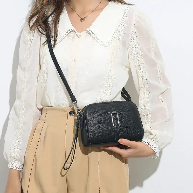 Genuine leather women's shoulder bag in horizontal square shape with urban simplicity design
