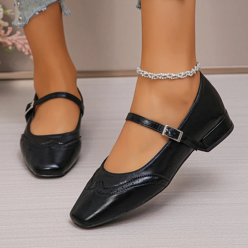 Women's casual peep-toe pumps with single strap buckle, low heel, solid colour black