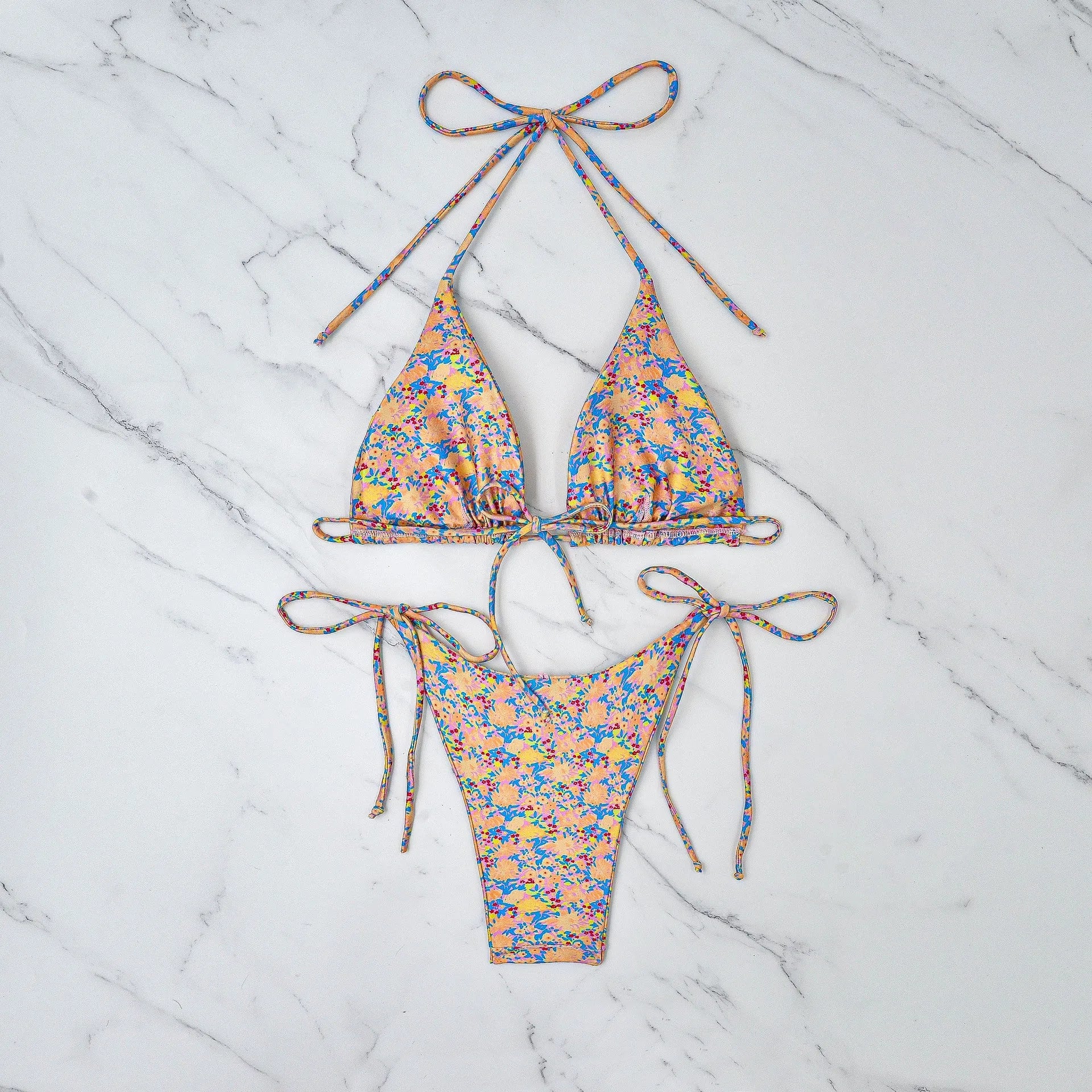 Lace-up bikini swimsuit set in picture colour with backless design and European fit