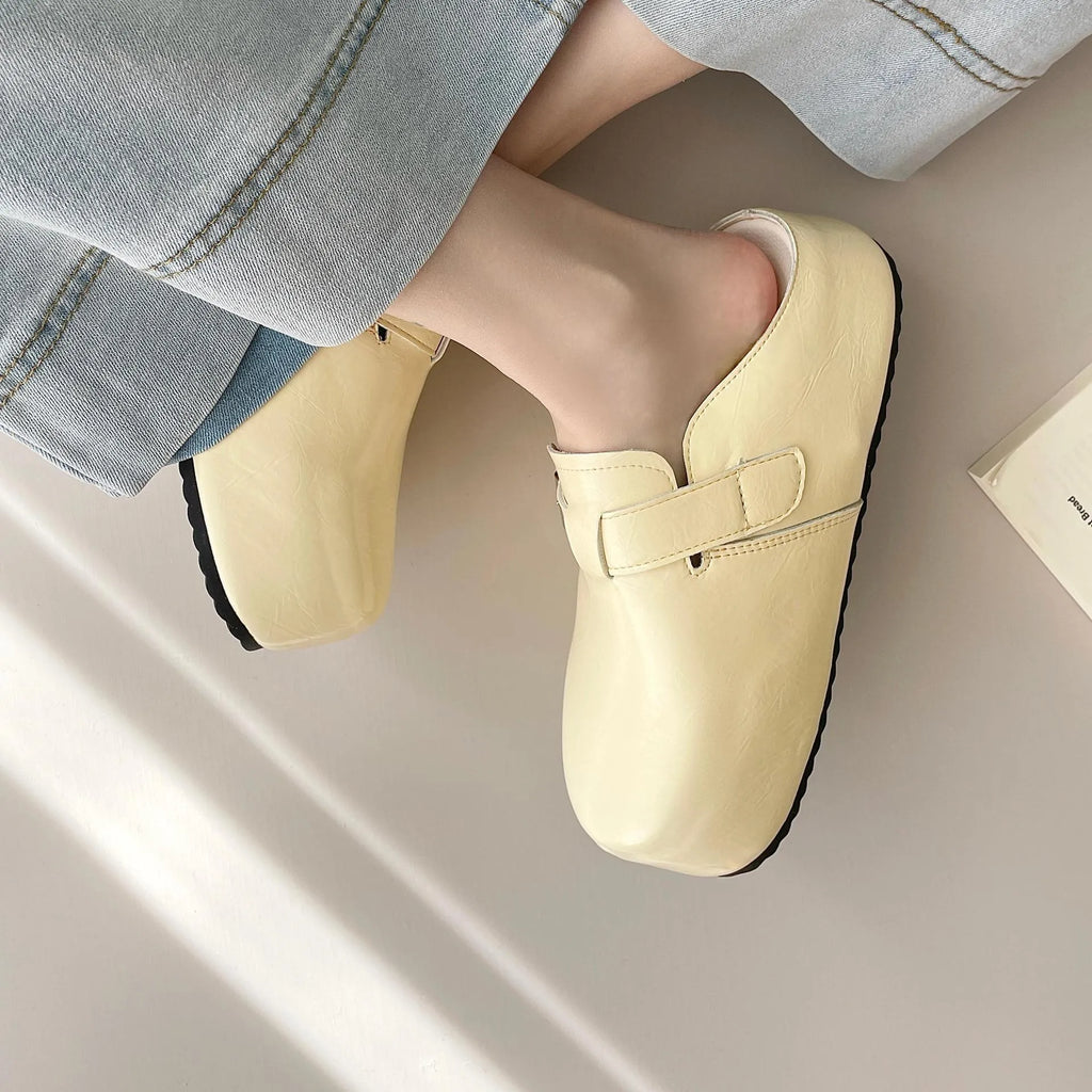 Flat buckle casual sneakers in yellow with round toe design for student commuting wear