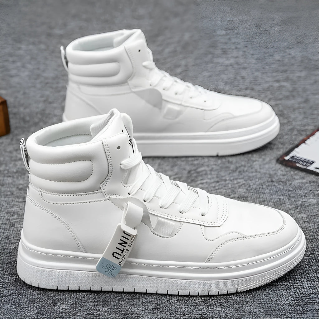 Men's Korean-style short boots in white and black, artificial PU upper, sizes 39 to 44