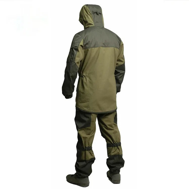Men's olive green Special Forces tactical jacket and trousers set for outdoor sports on a mannequin.