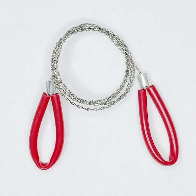 German stainless steel survival wire saw with leather case measuring 70cm total length