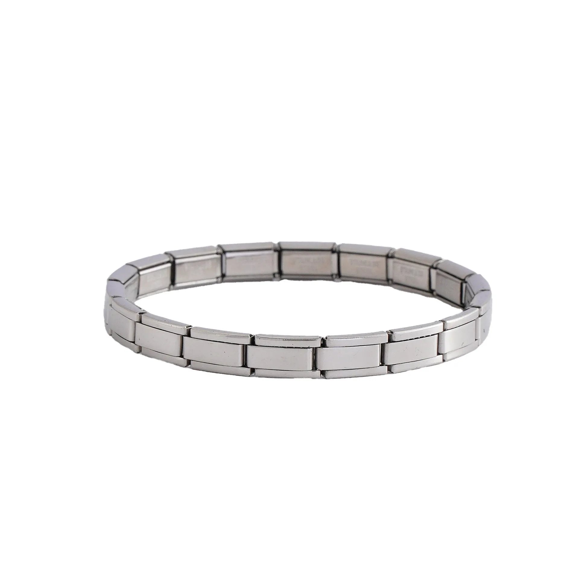 Stainless steel geometric unisex bracelet in steel colour with ring motif