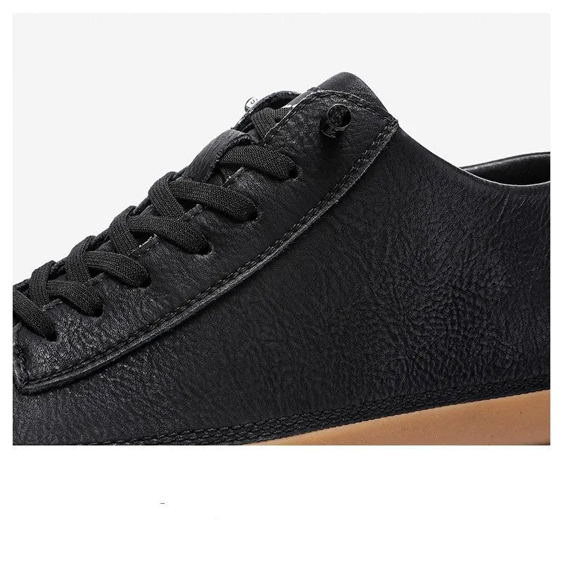 Men's black and white cowhide leather casual shoes with rubber soles and lace-up closure