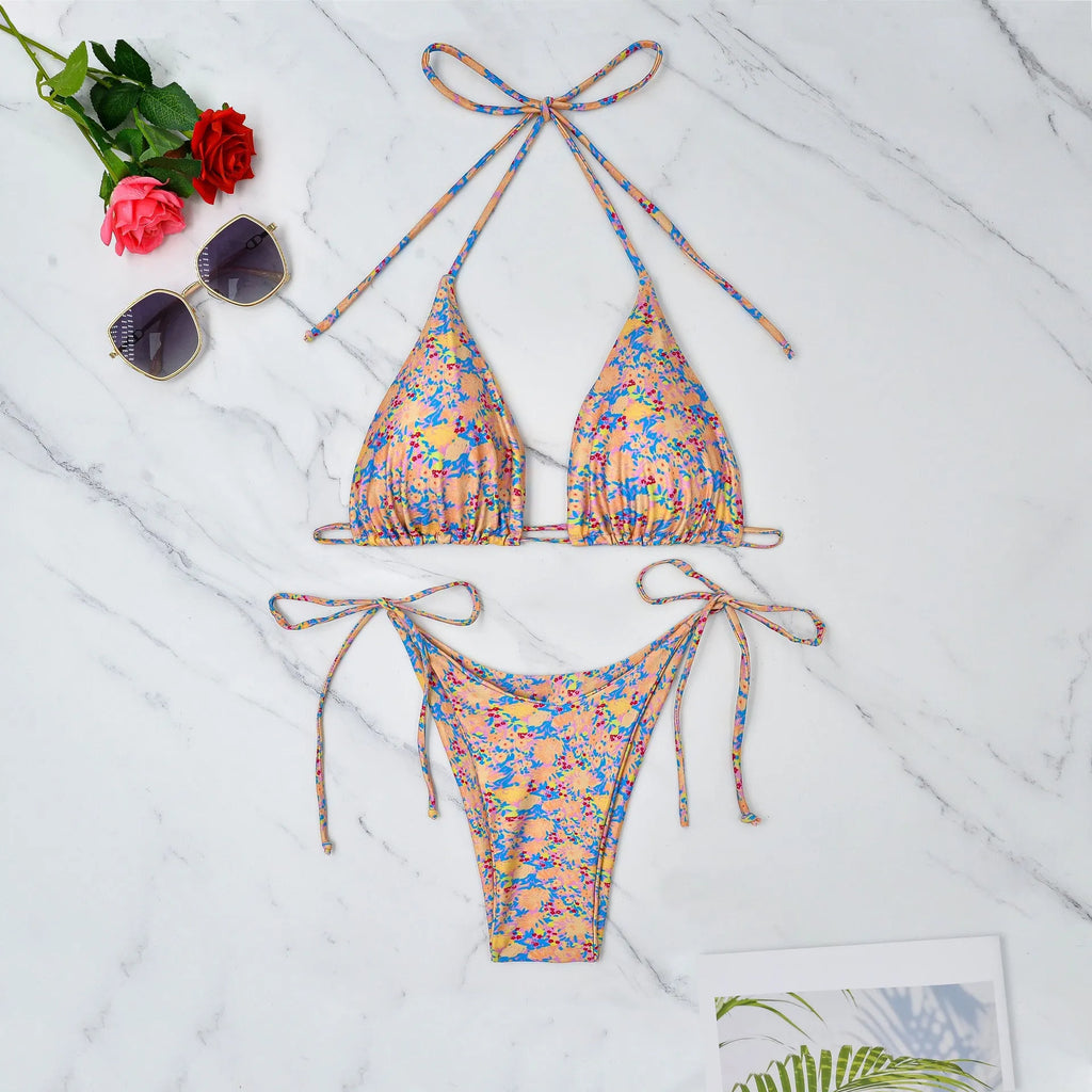 Lace-up bikini swimsuit set in picture colour with backless design and European fit