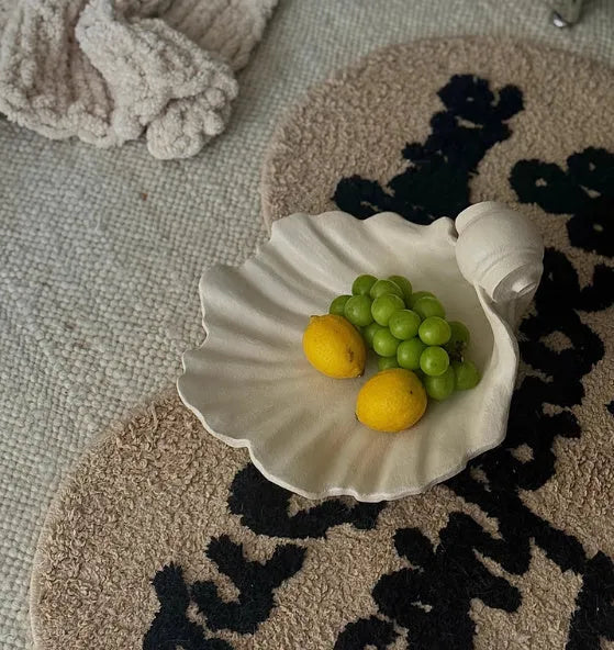 White resin simulation scallop shell fruit plate ornament for home decoration