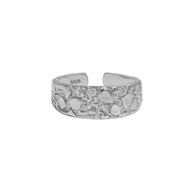 Hammered texture S925 silver adjustable ring in white gold colour