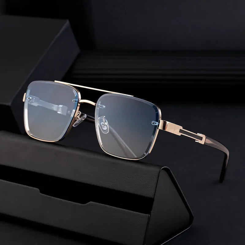 Men's vintage sunglasses with gold frame and gradient lenses for UV protection